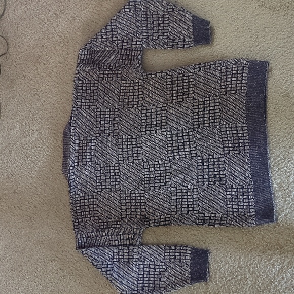 Sweater - Picture 3 of 5